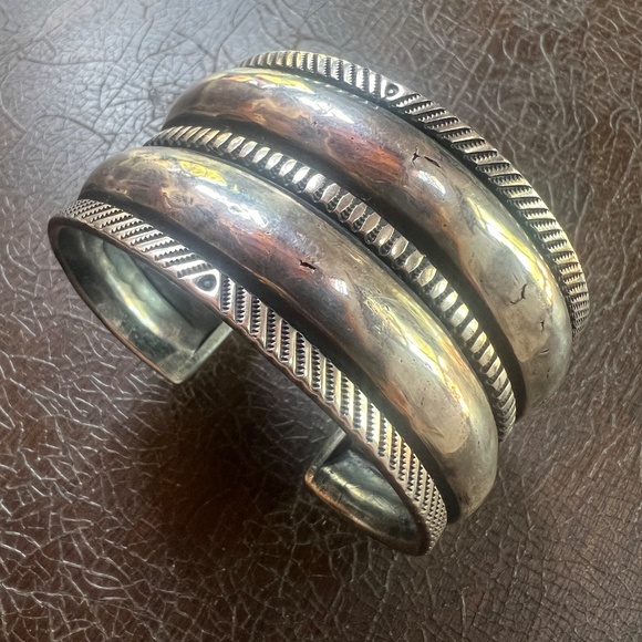 Navajo Silver - Picture 3 of 5